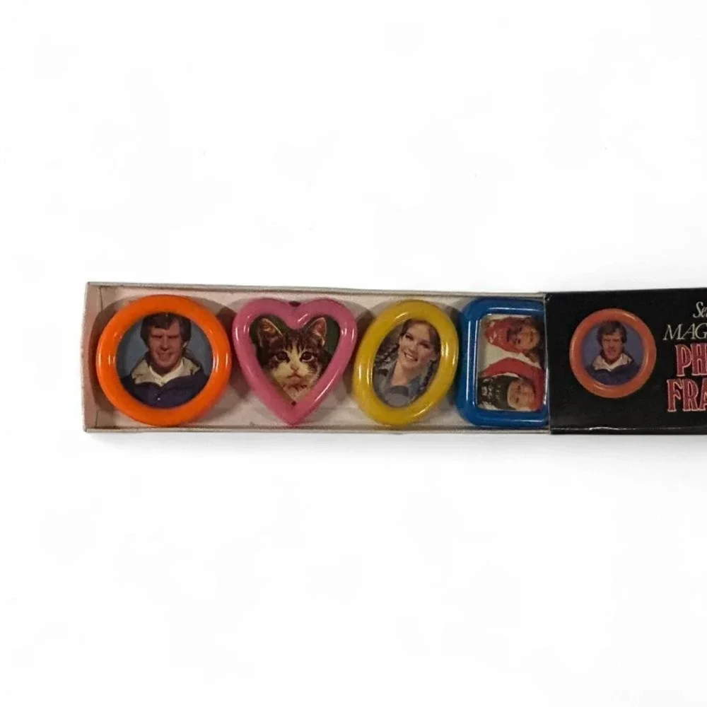 Deadstock Set of 4 vintage magnetic photo frames from 1983